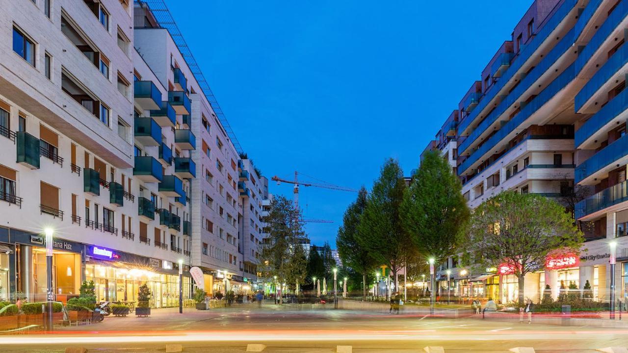 Corvin Promenade With Free Parking Lägenhet Budapest Exteriör bild
